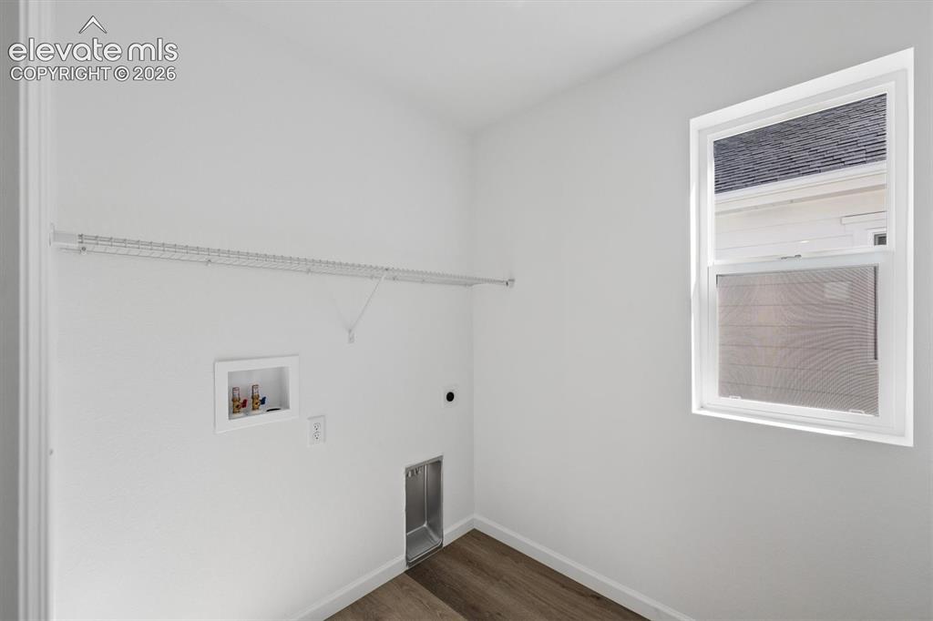 Image 15 of 21: Laundry