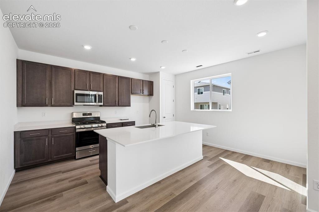 Image 6 of 21: Kitchen