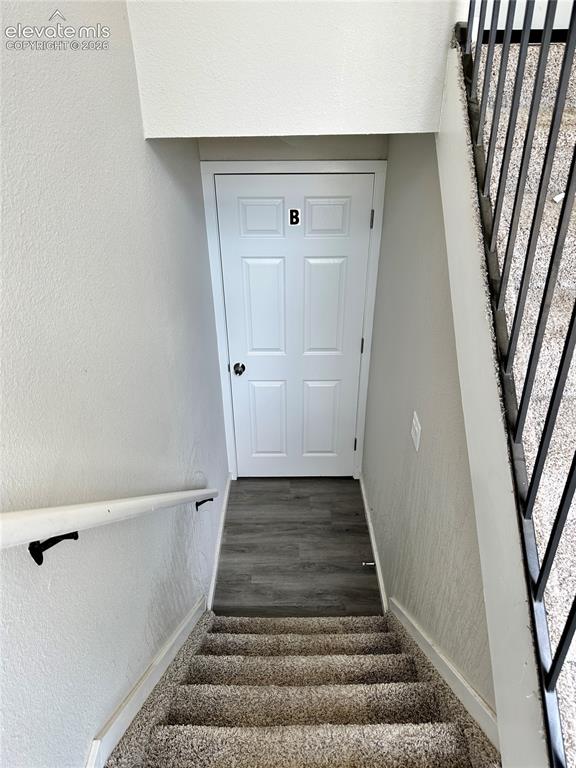 Image 19 of 35: Unit B- Entrance