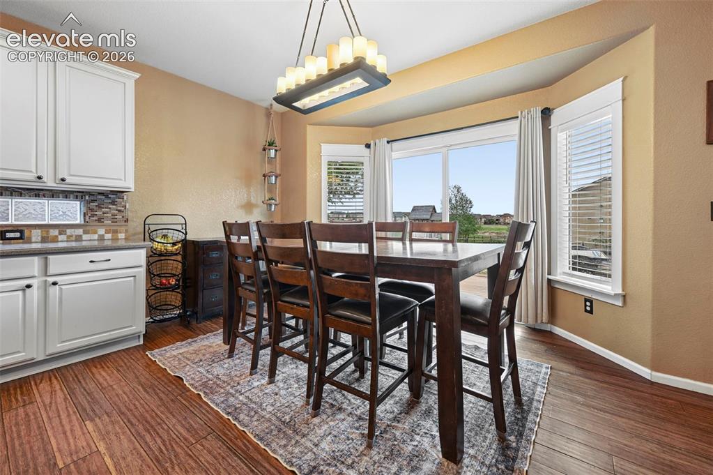 Image 13 of 39: Dining Area
