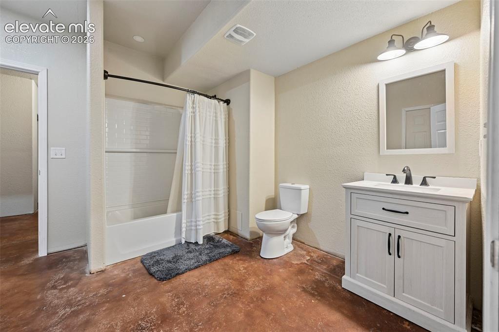 Image 31 of 39: basement bathroom