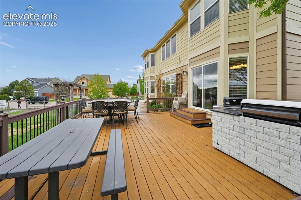 Image 36 of 39: Deck