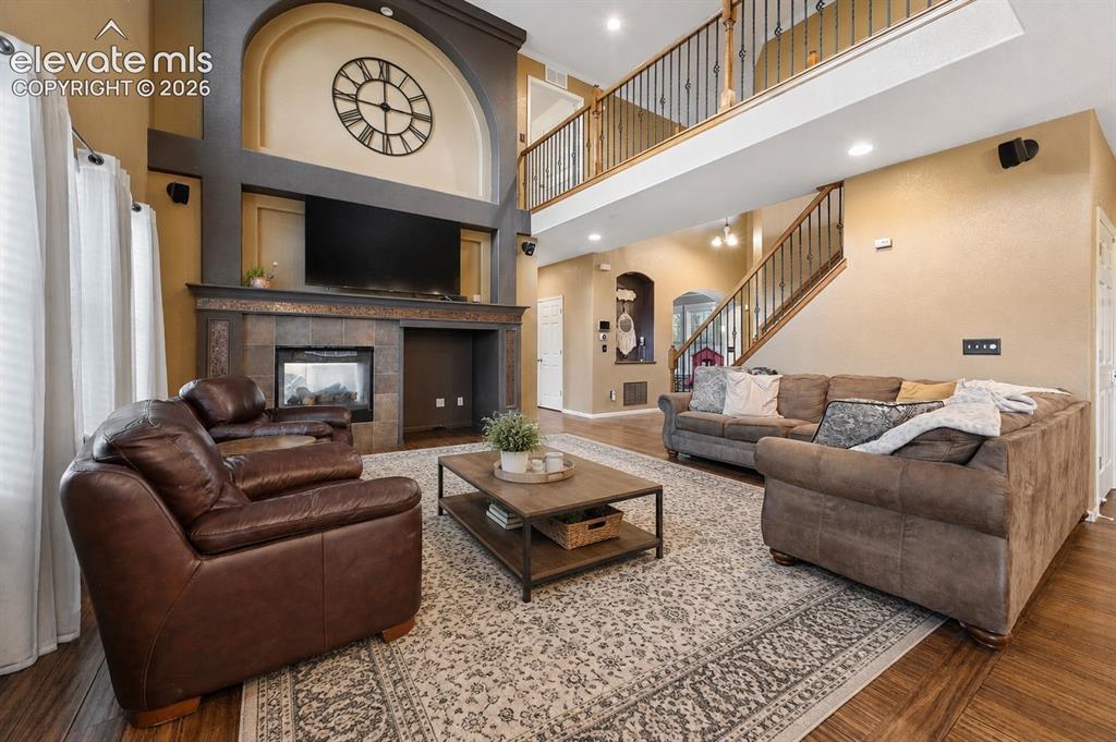 Image 7 of 39: Living Room