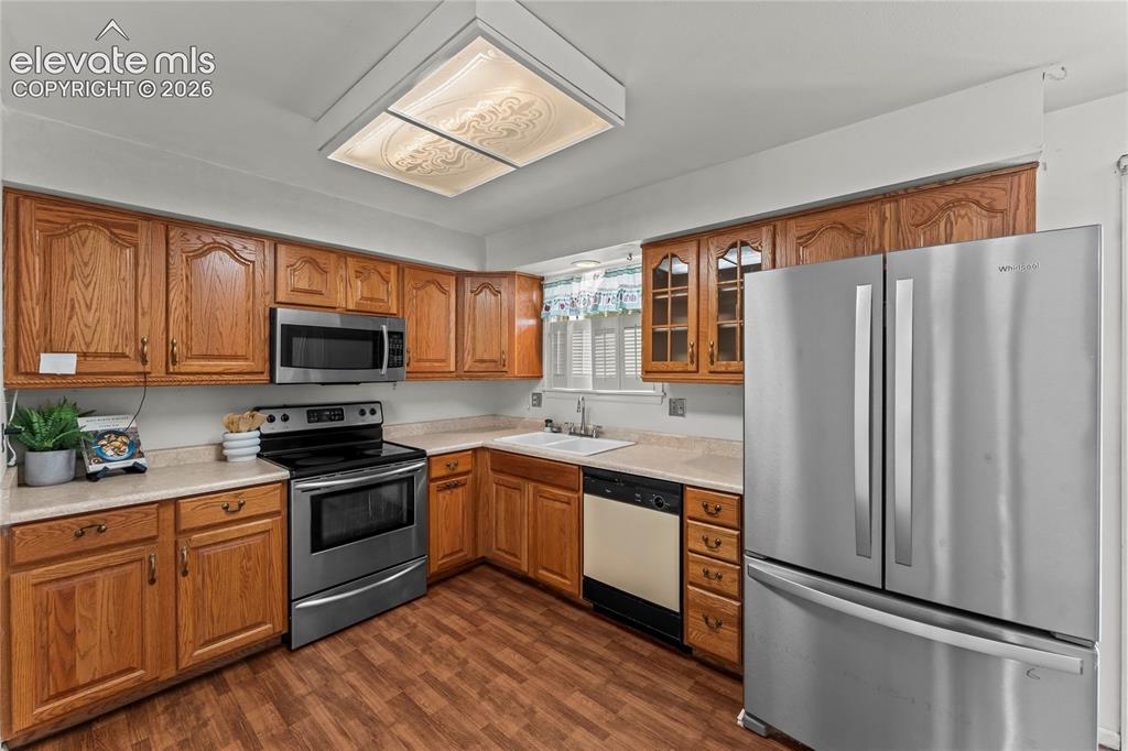 Image 13 of 34: Kitchen