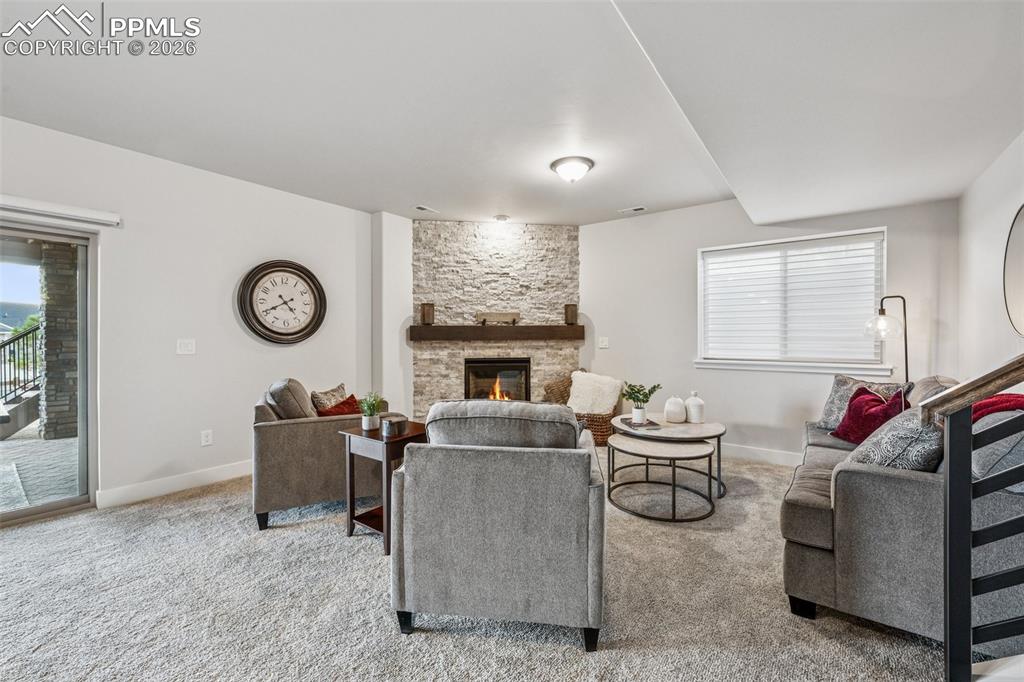 Image 29 of 50: Living Room