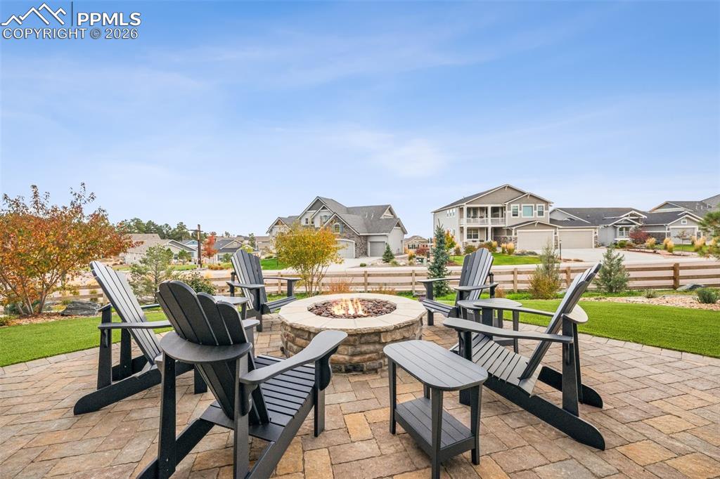 Image 42 of 50: Patio