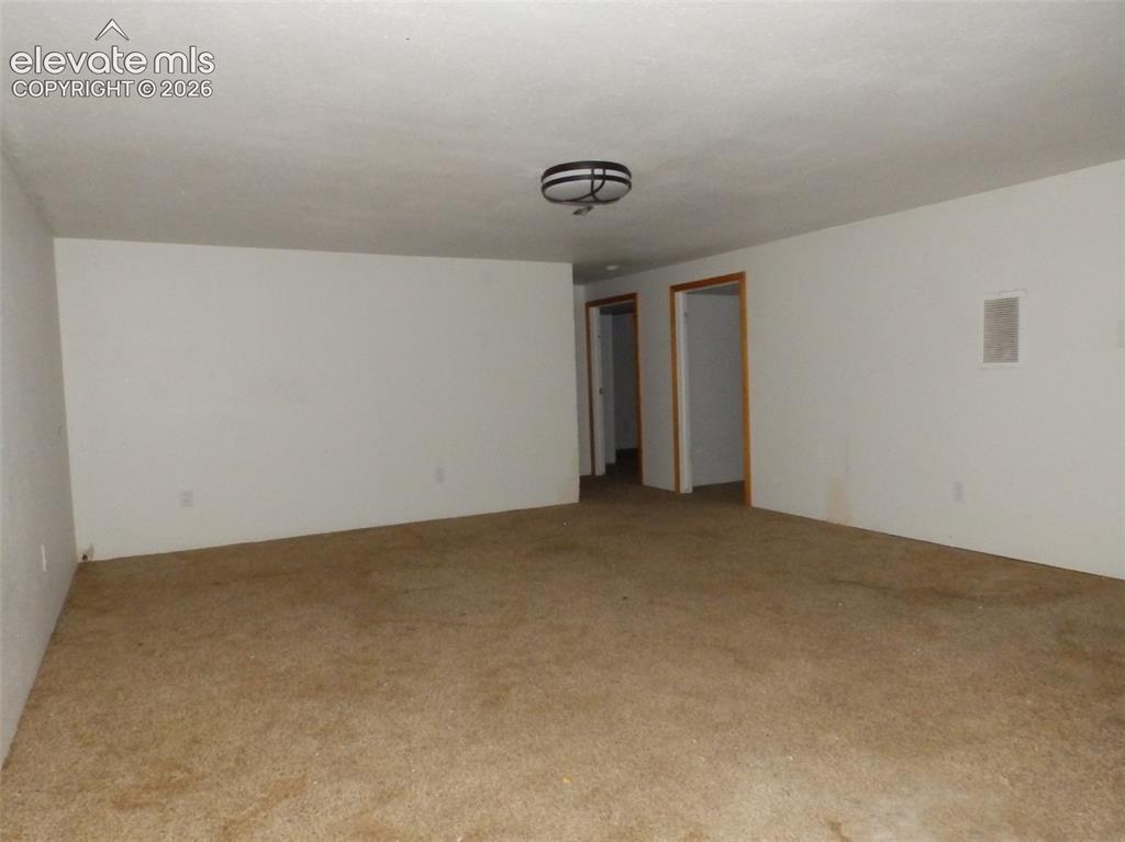 Image 15 of 19: Family Room