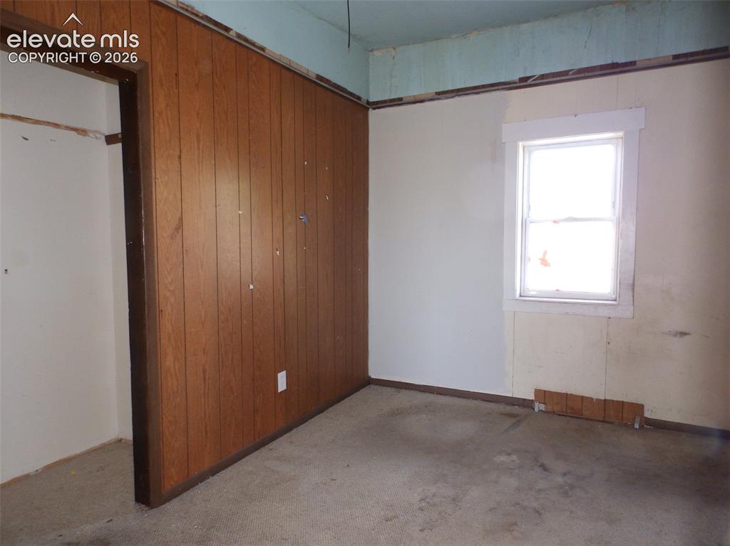 Image 8 of 19: Kitchen