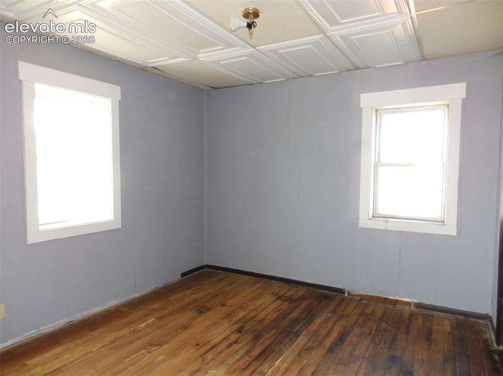 Image 9 of 19: Dining Area