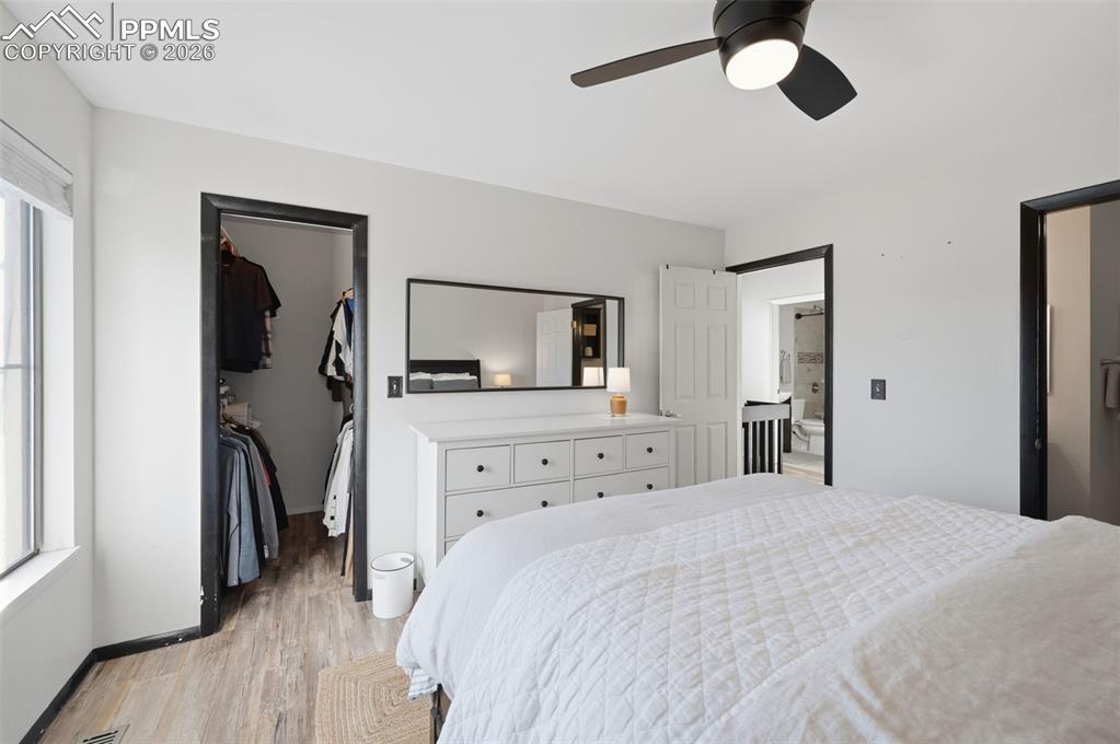 Image 14 of 29: Bedroom