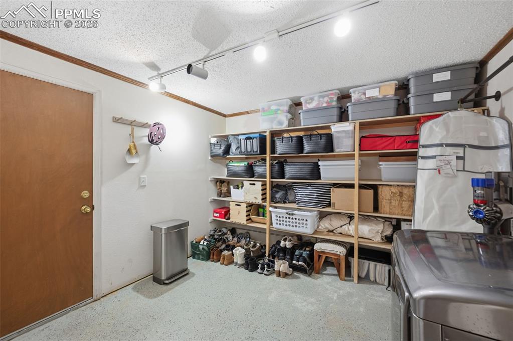 Image 21 of 29: Storage