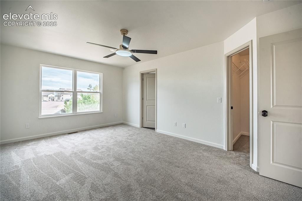 Image 19 of 40: Bedroom