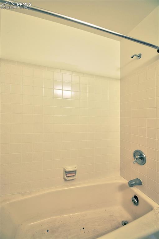 Image 12 of 46: Bathroom