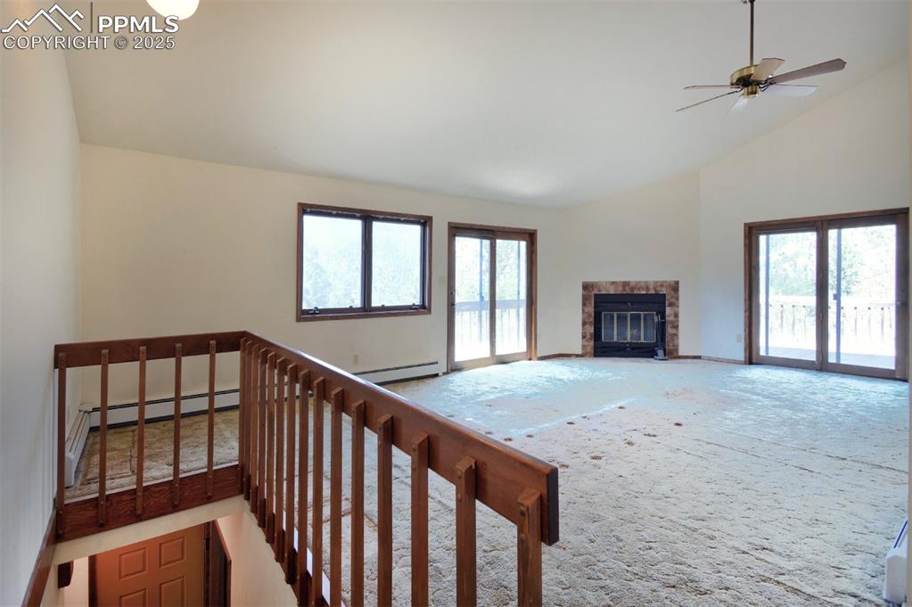 Image 16 of 46: Living Room