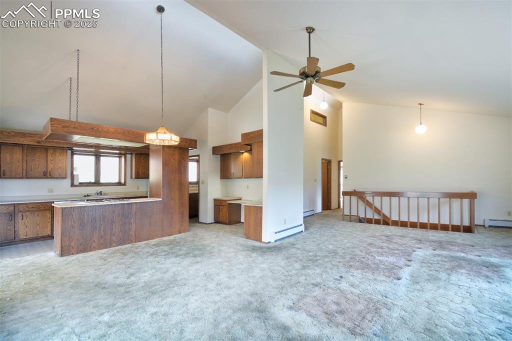 Image 19 of 46: Kitchen
