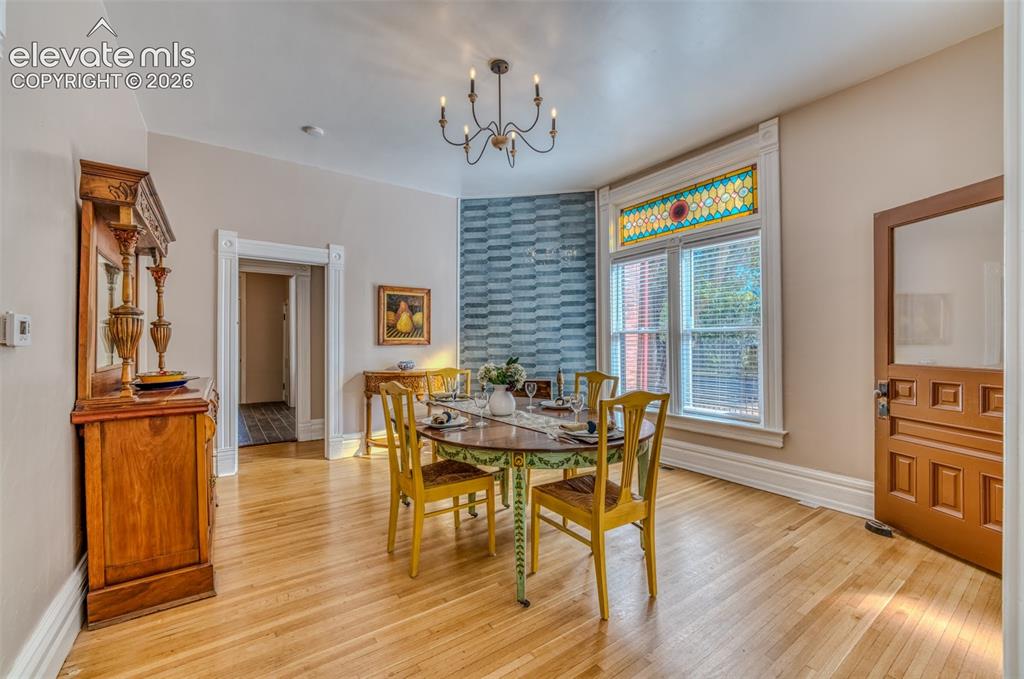 Image 10 of 48: Dining Area