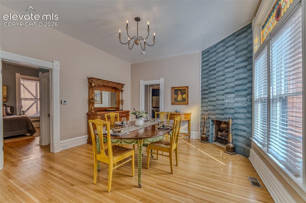 Image 11 of 48: Dining Area