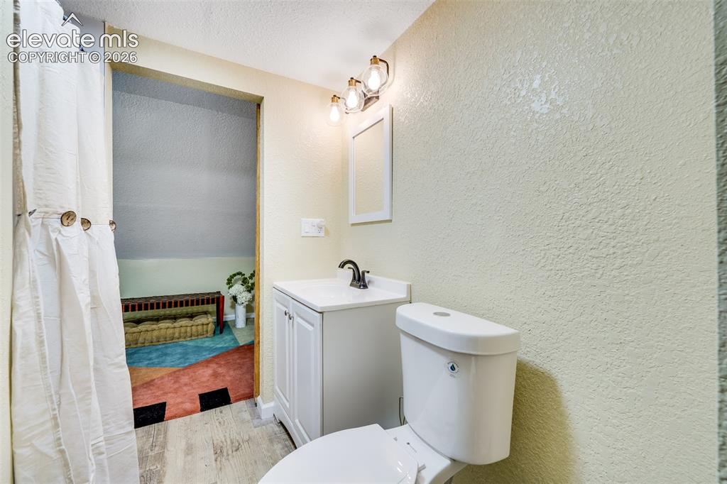 Image 39 of 48: Bathroom
