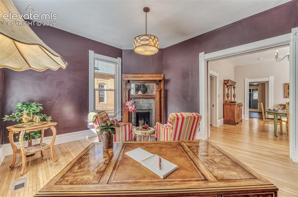 Image 8 of 48: Dining Area