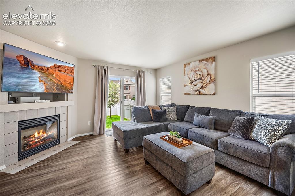Image 11 of 42: Living Room