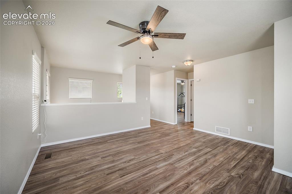 Image 13 of 42: Spacious loft