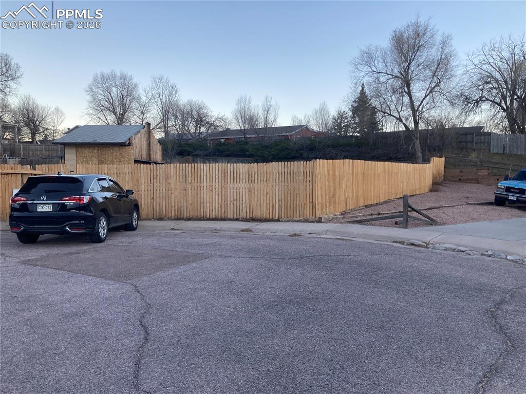 Image 6 of 9: Parking