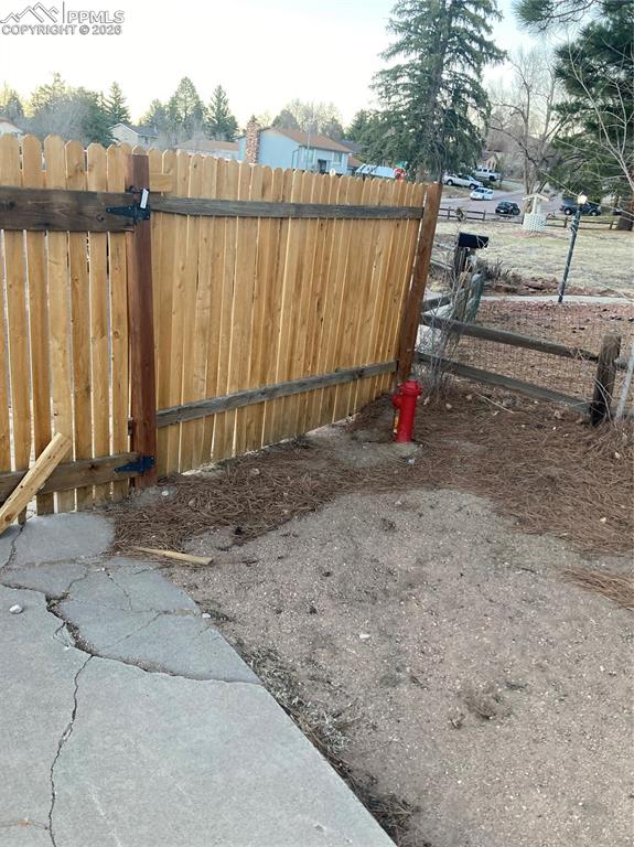 Image 8 of 9: Fence