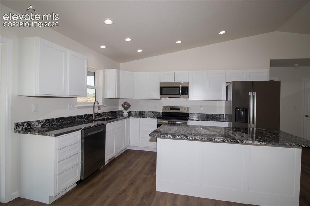 Image 10 of 28: Kitchen