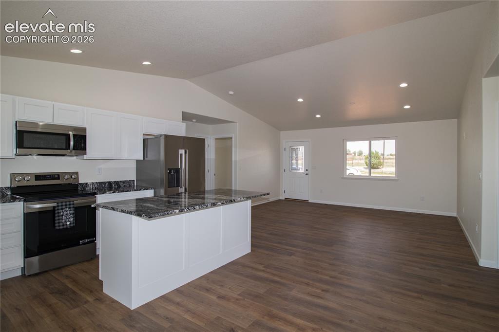 Image 13 of 28: Kitchen
