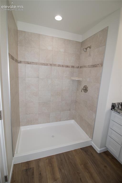 Image 21 of 28: Bathroom
