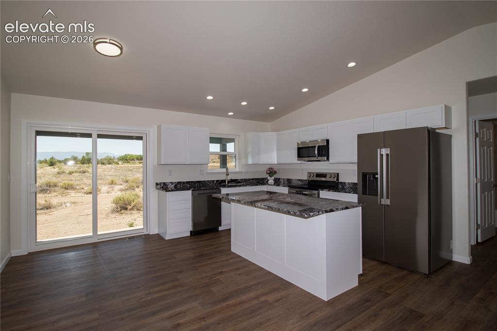 Image 6 of 28: Kitchen