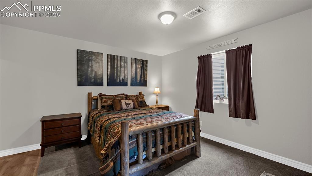 Image 41 of 50: Bathroom