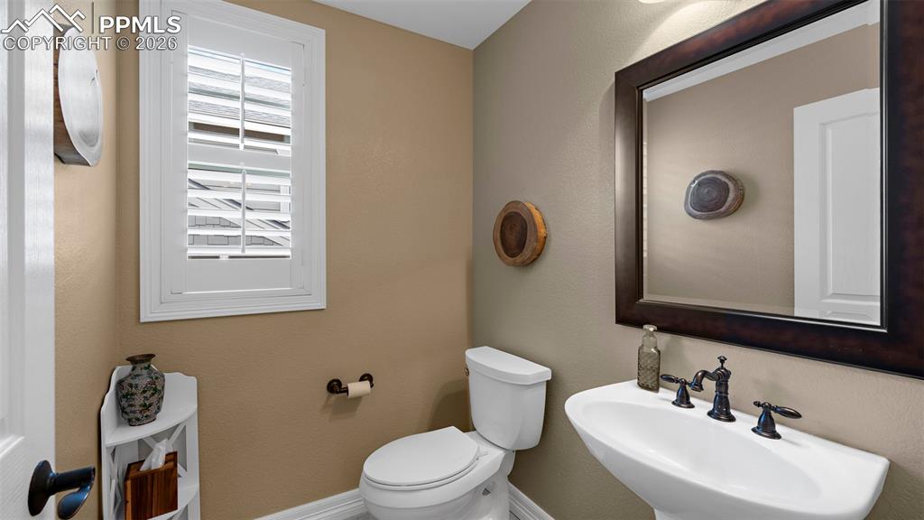 Image 7 of 50: Entry