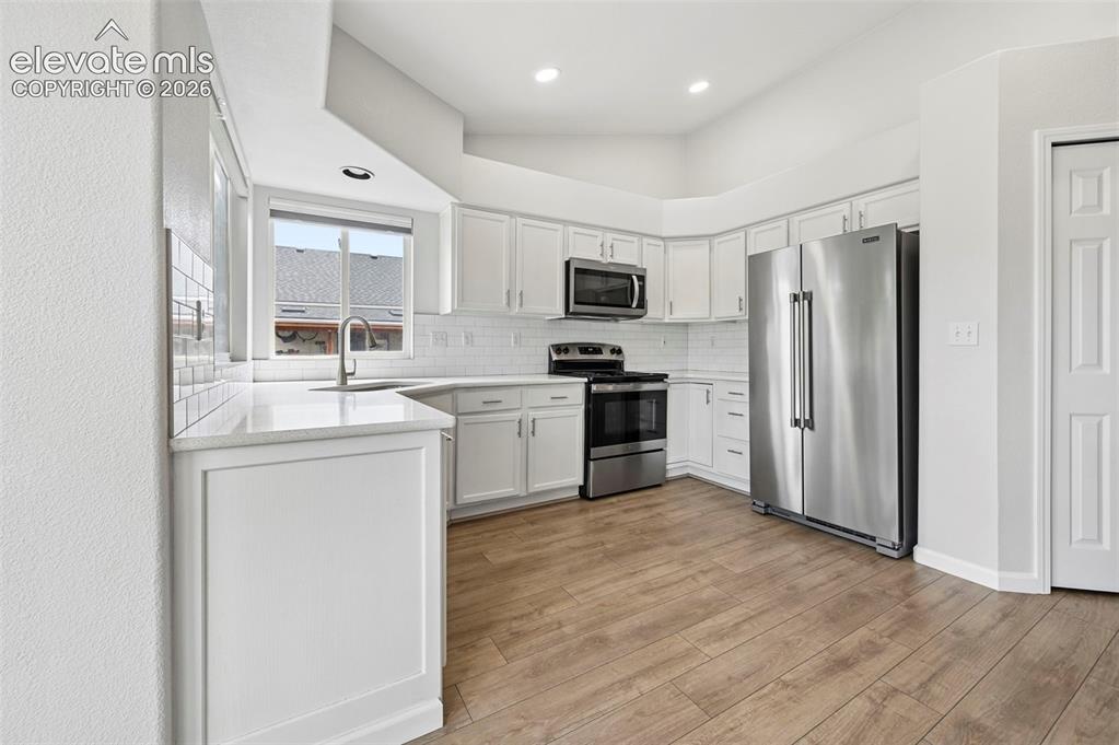 Image 6 of 47: Kitchen