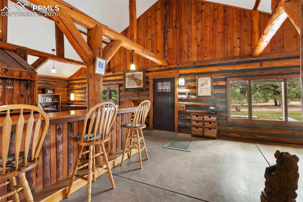 Image 14 of 48: Great Room