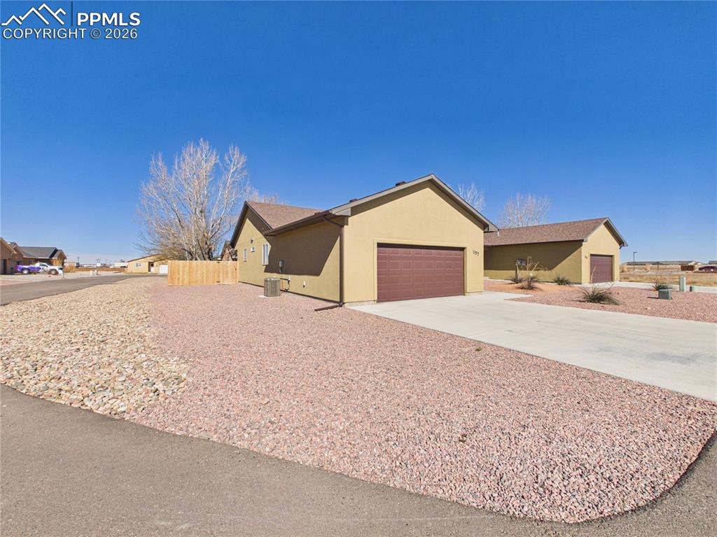 Image 3 of 31: Front of Structure