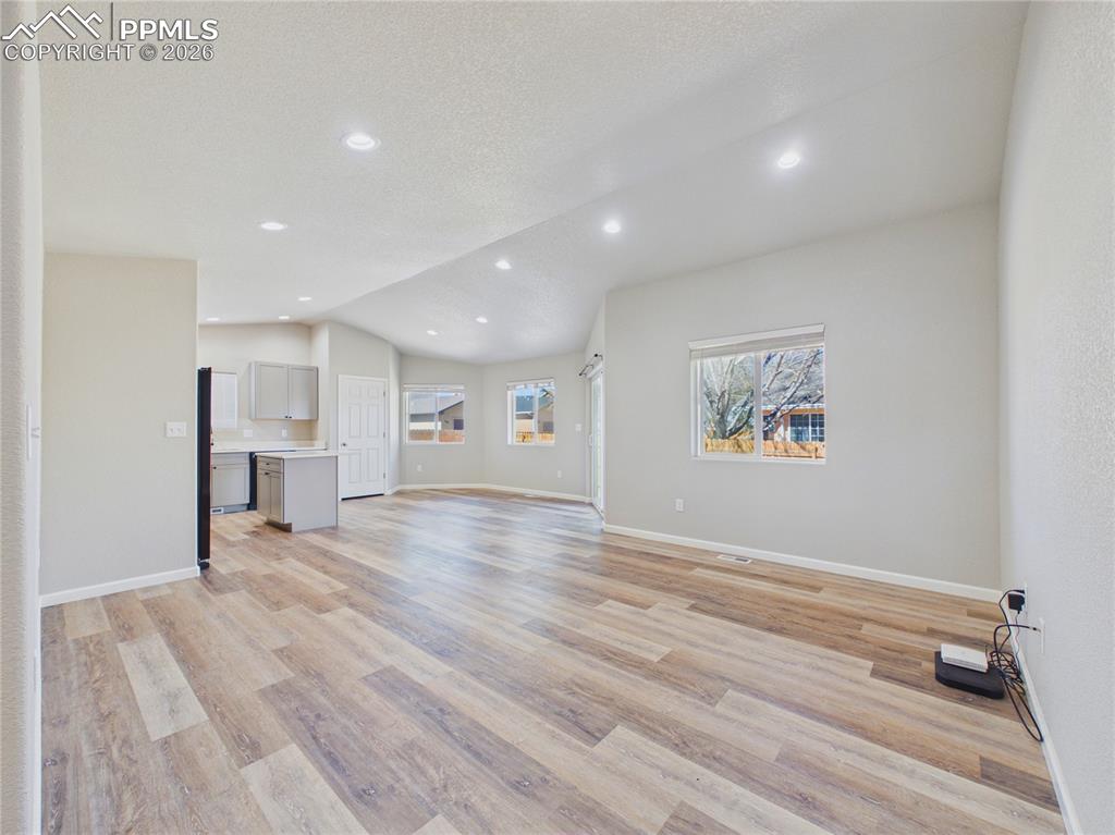 Image 5 of 31: Living Room