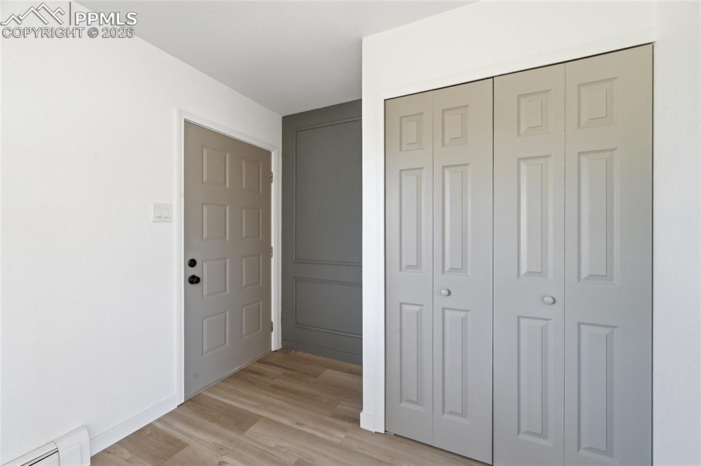 Image 15 of 50: Bedroom