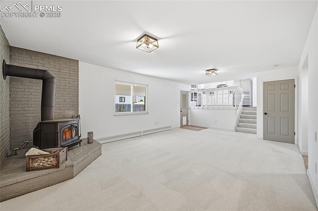 Image 18 of 50: Living Room