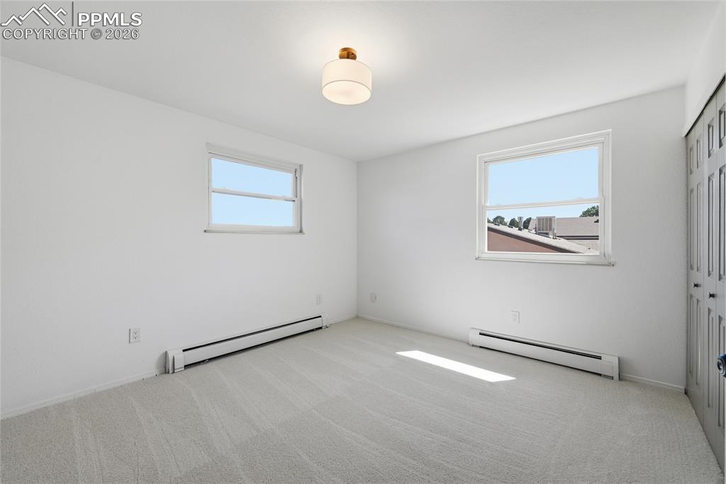 Image 27 of 50: Bedroom