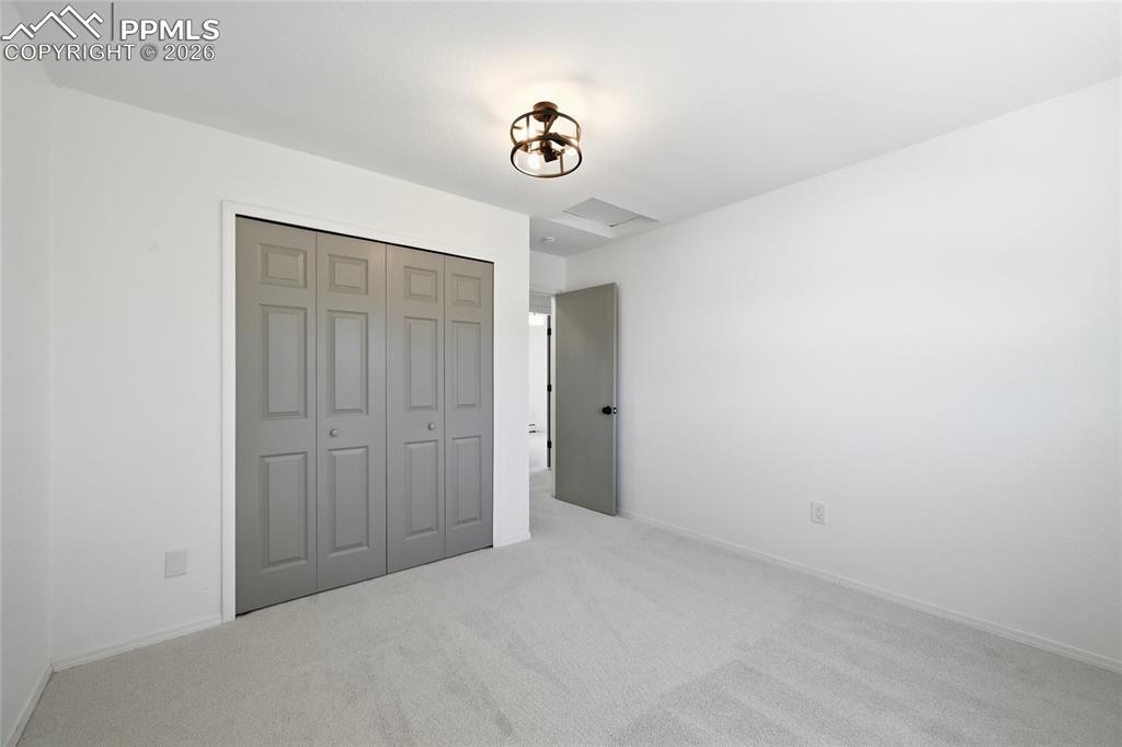 Image 32 of 50: Bedroom