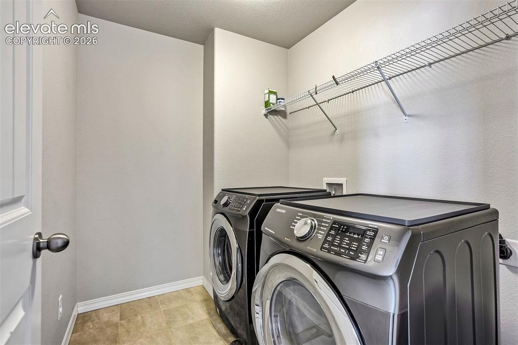 Image 42 of 50: Laundry