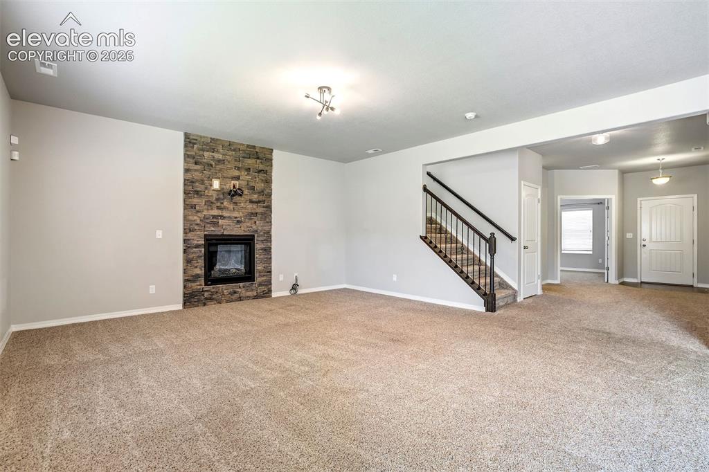 Image 8 of 50: Living Room