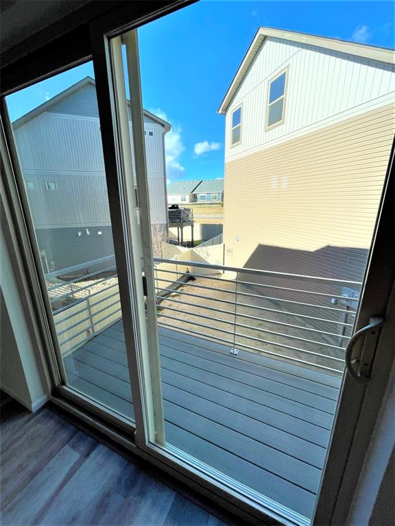 Image 8 of 23: Balcony