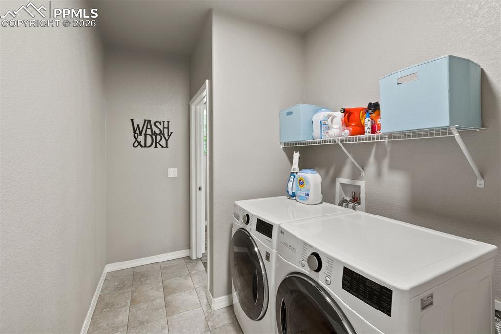 Image 29 of 50: Laundry