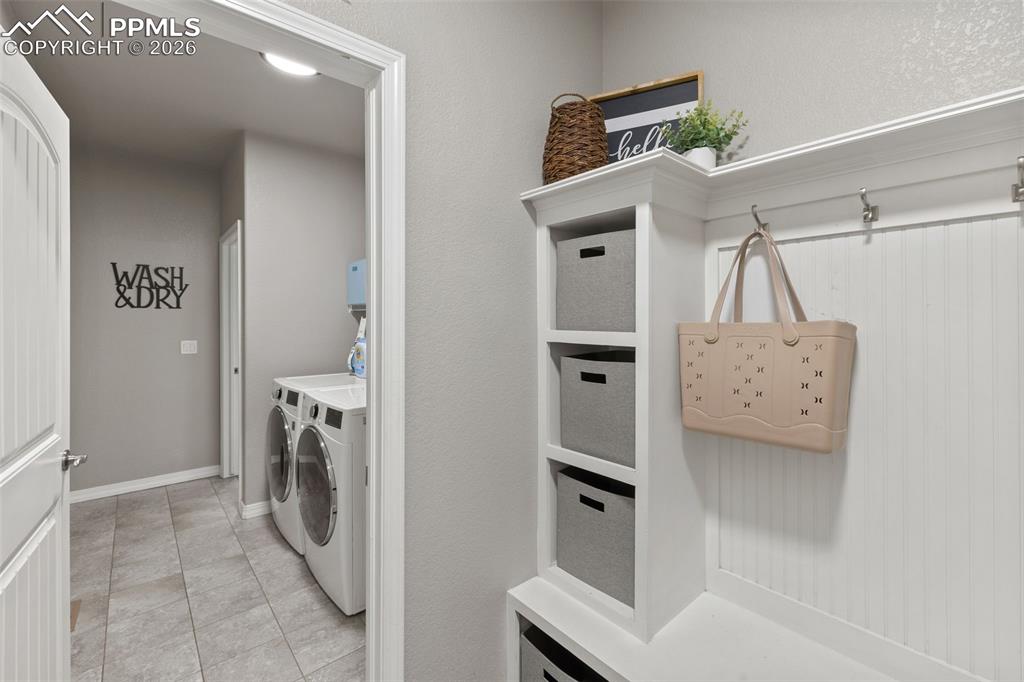 Image 30 of 50: Laundry