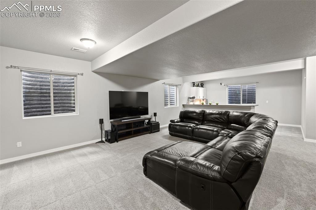 Image 32 of 50: Living Room