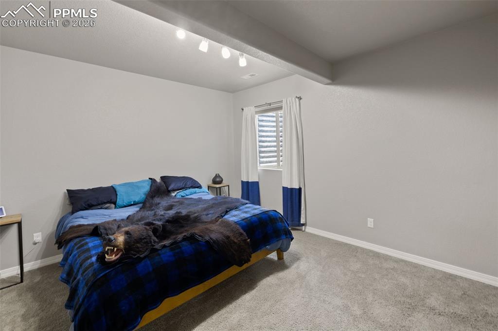 Image 38 of 50: Bedroom