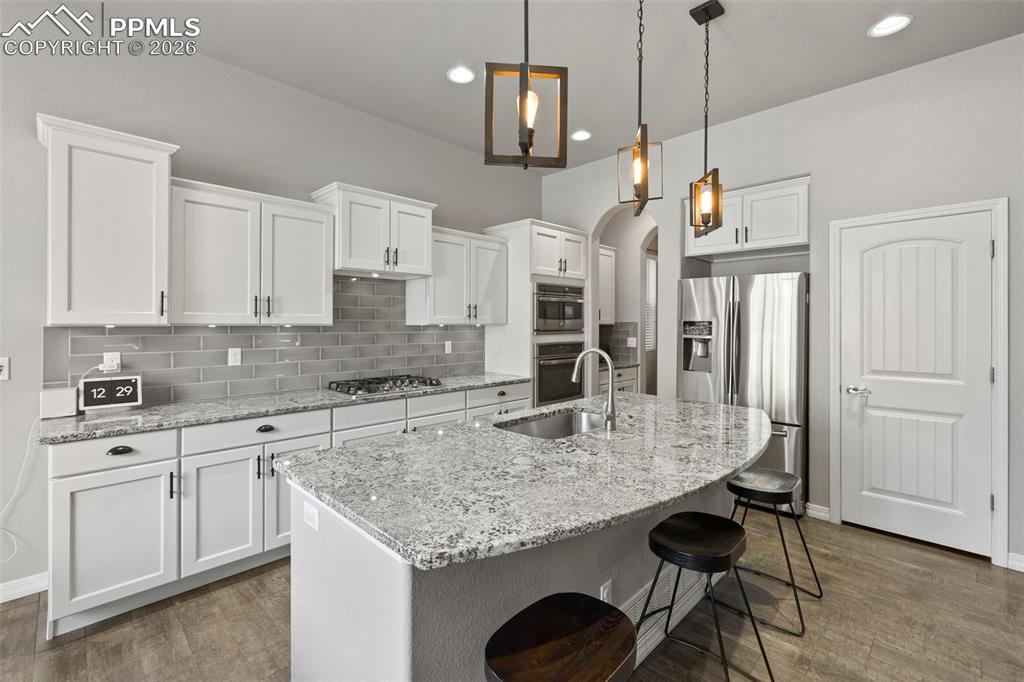 Image 8 of 50: Kitchen