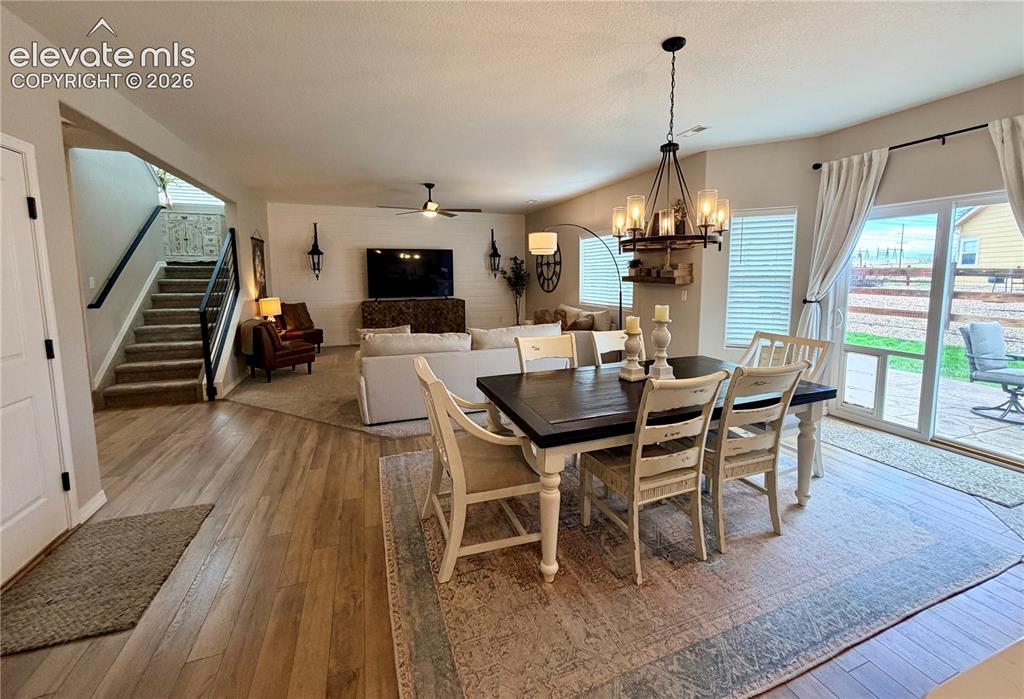 Image 14 of 38: Dining Area